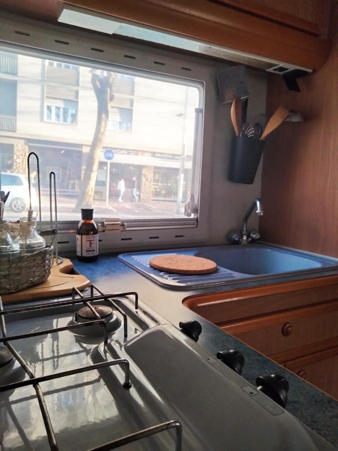 Love In The Camper Флоренция Екстериор снимка